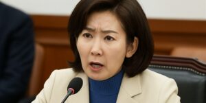 국회 법사위 회의에서 발언하는 나경원 의원, "초선은 앉아 있어" 발언 논란