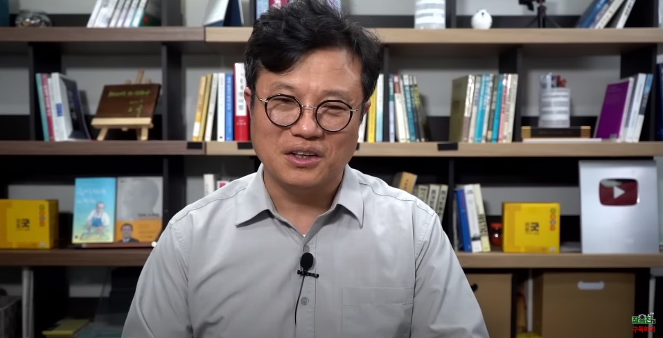 장용진 기자 프로필 | 철학도에서 법조 전문 기자로 성장한 이야기 1 장용진TV에서 오밤중 뉴스를 진행중인 장용진 기자