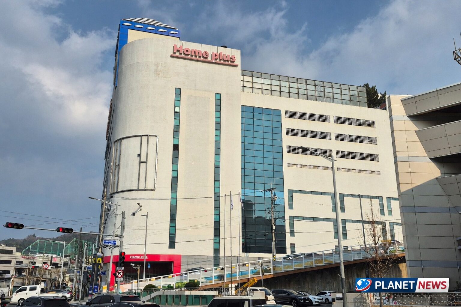 폐점을 앞둔 부산 사하구 홈플러스 장림점 외관 전경